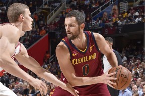 AYX-穆古鲁扎连续二十场比赛得分超过逆转，公牛挑战极限！的简单介绍