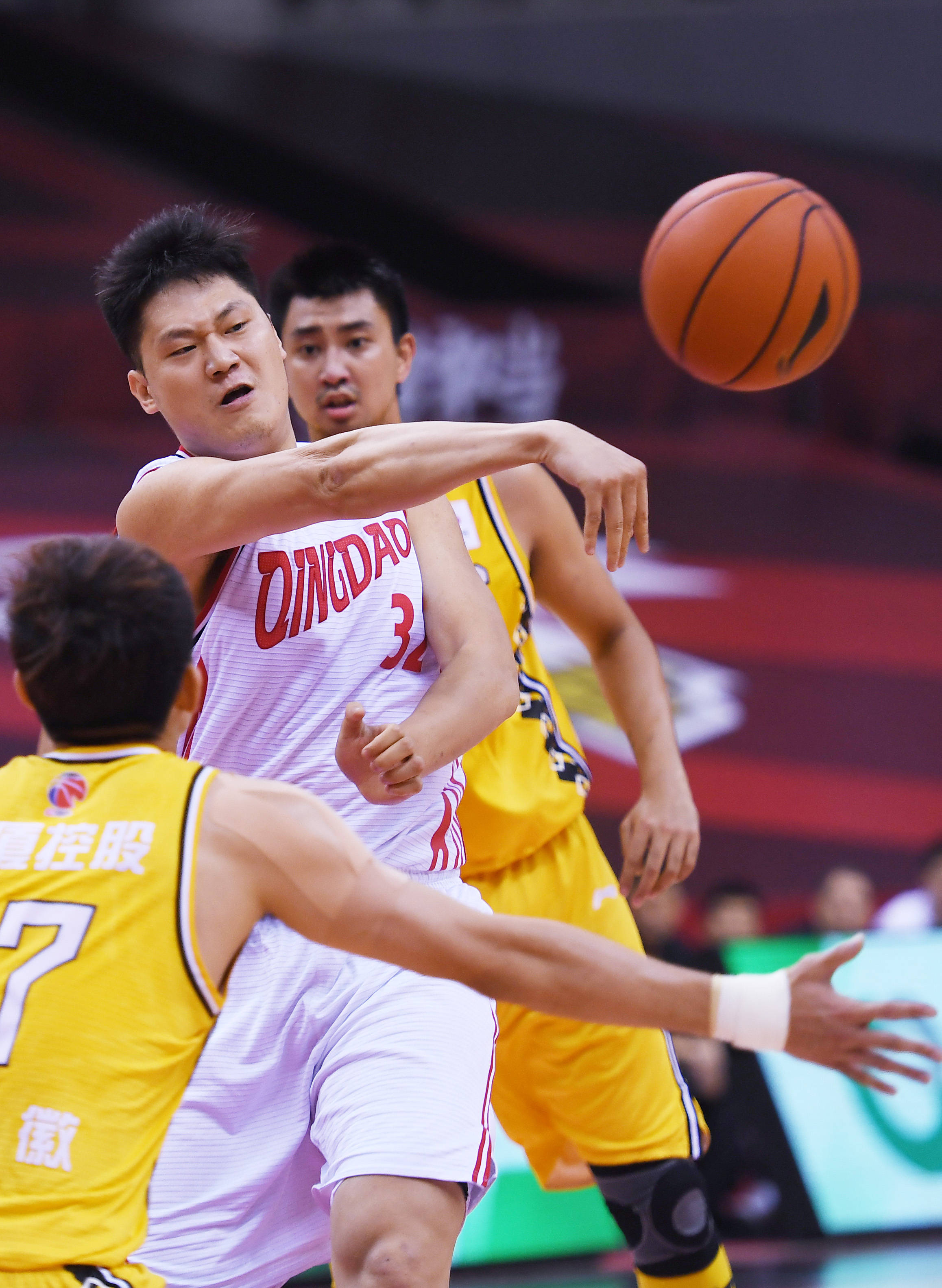 赛前体能课后，广州队绝杀压哨备战NBA季后赛，质疑声仍在，训练强度明显提升的简单介绍