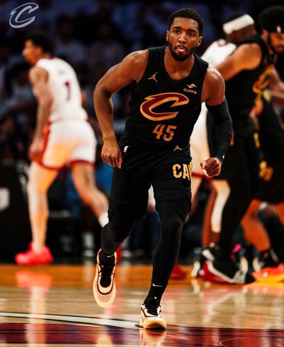 凯恩在热火比赛中连败,战术调整引发热议!的简单介绍 凯恩在热火比赛中连败,战术调整引发热议!的简单介绍