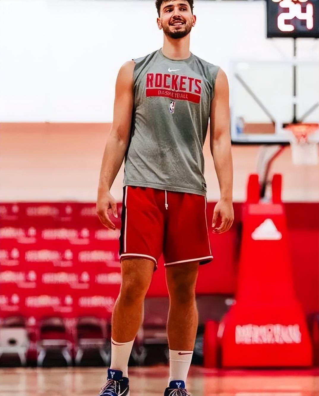 包含Ming新星比分优势明显表现惊艳，勇士未来可期！的词条